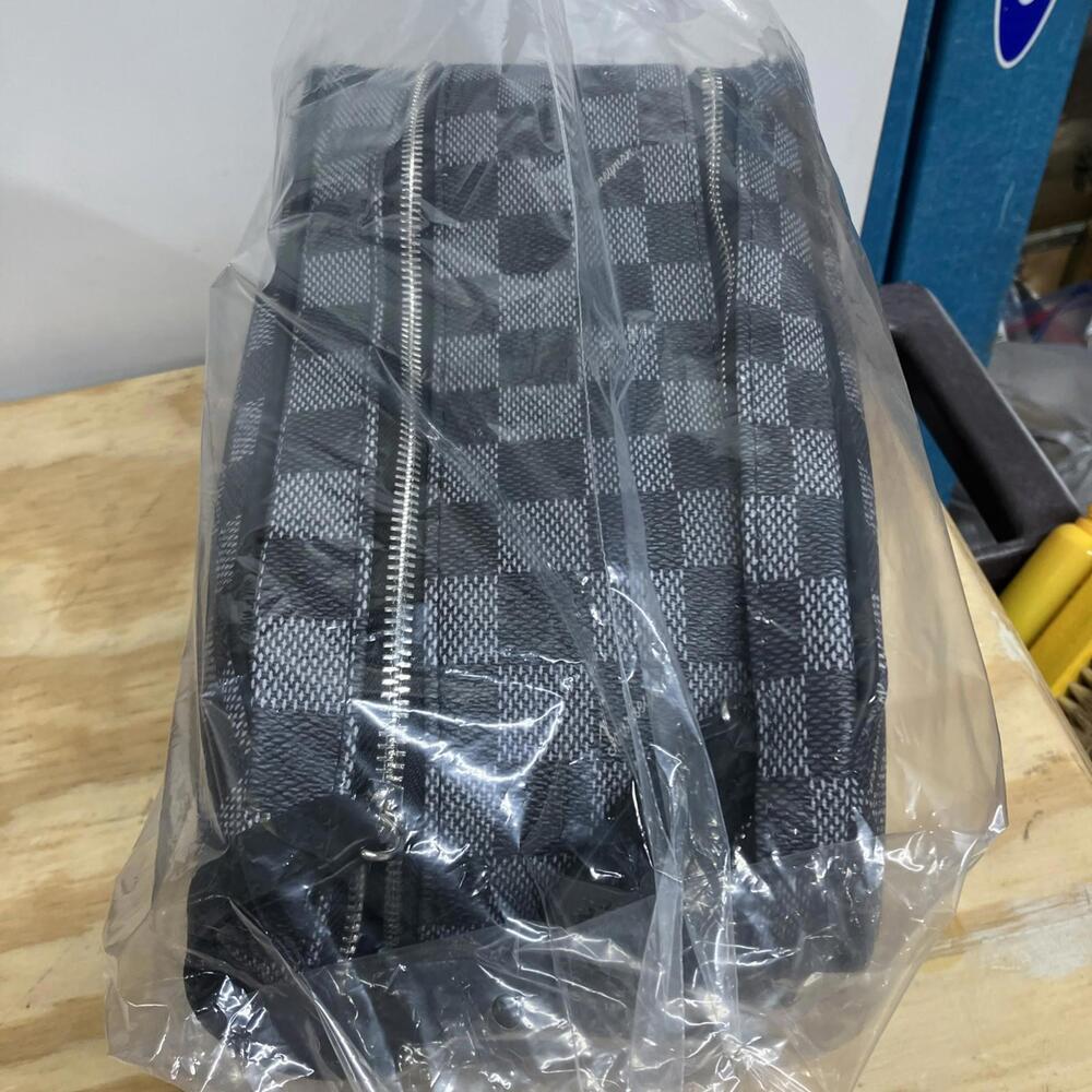 Journeyman Signature Checkered Gray Canvas Luggage Travel Makeup & Bathroom Bag - Picture 2 of 16